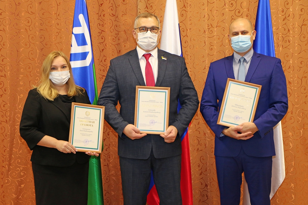 Врачи Нижневартовской окружной клинической больницы удостоены окружных наград