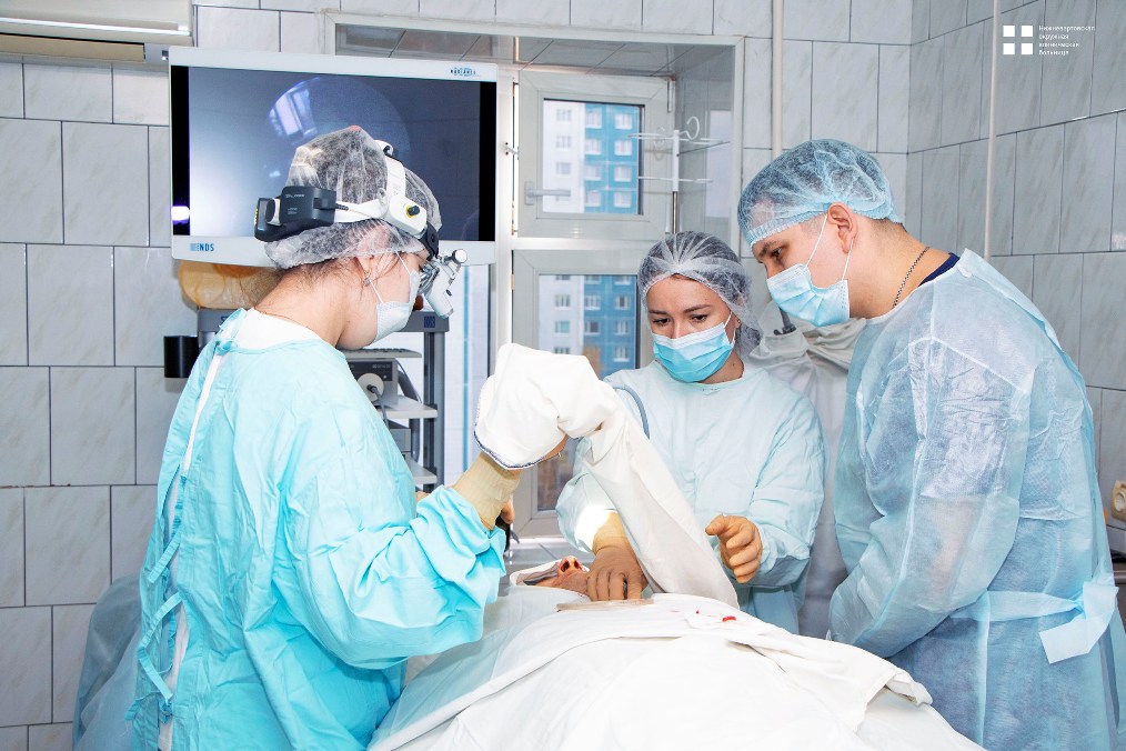 Медики окружной больницы города Нижневартовска избавили пациентку от мучительной головной боли и вернули возможность дышать