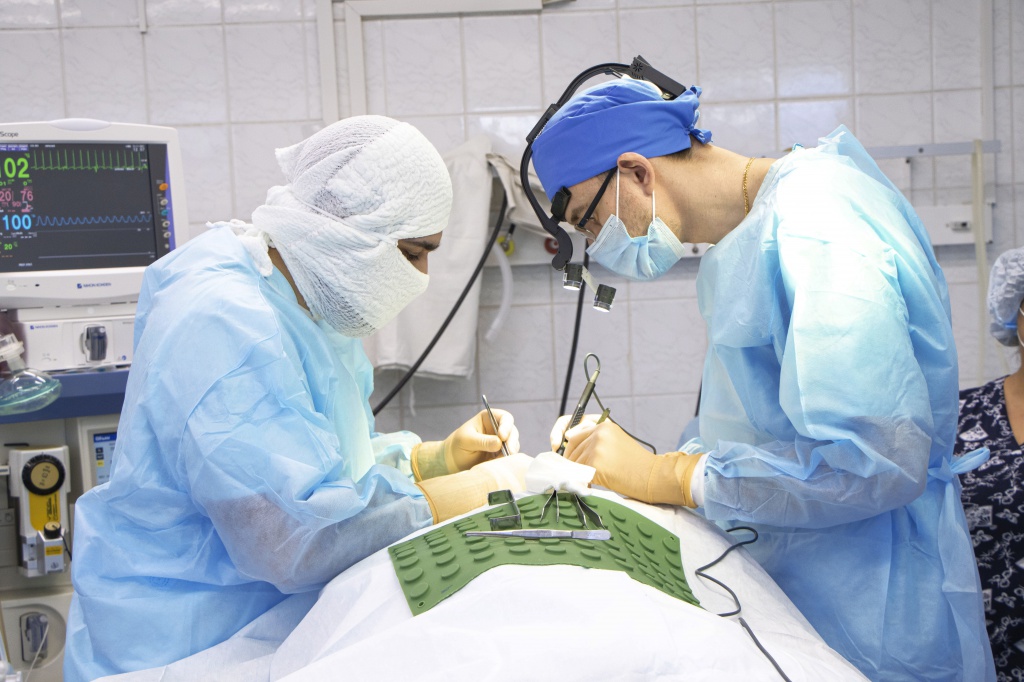 Больше тысячи высокотехнологичных операций проведено за 6 месяцев в окружной клинической больнице Нижневартовска