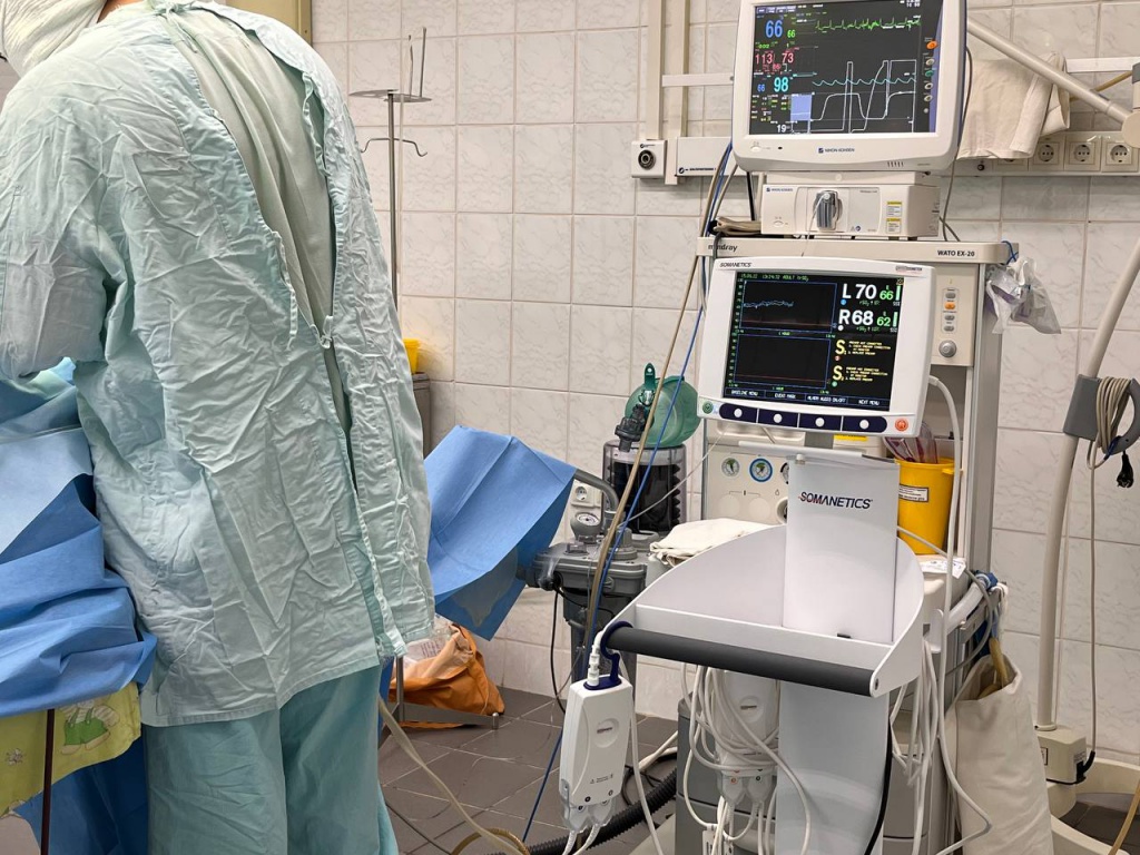 Новый аппарат для нейромониторинга появился в окружной больнице Нижневартовска
