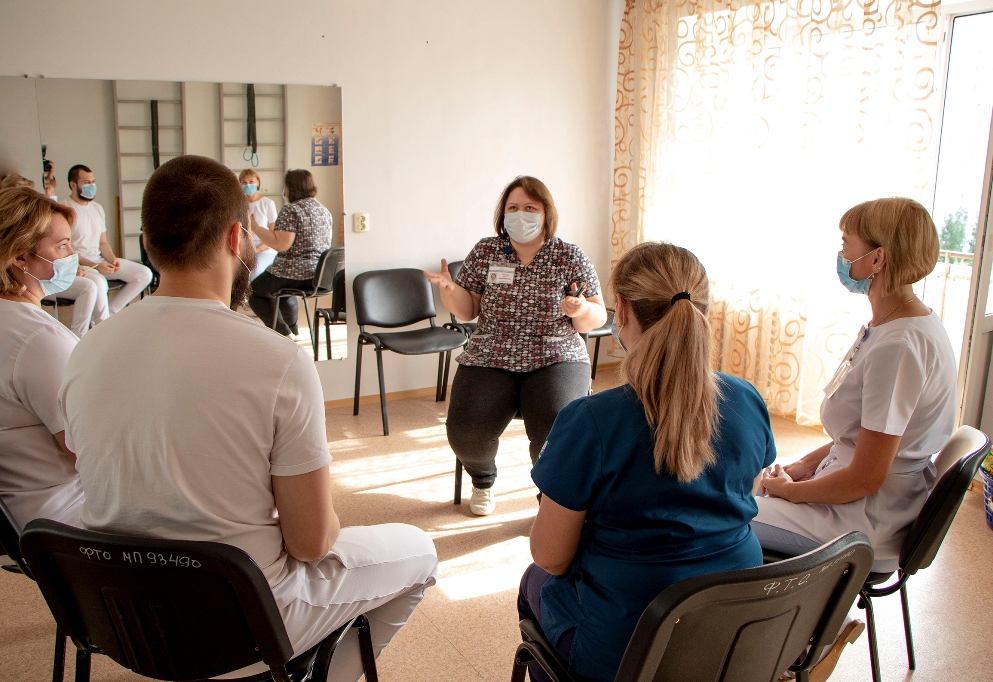 В окружной больнице Нижневартовска проводят психологические тренинги для сотрудников
