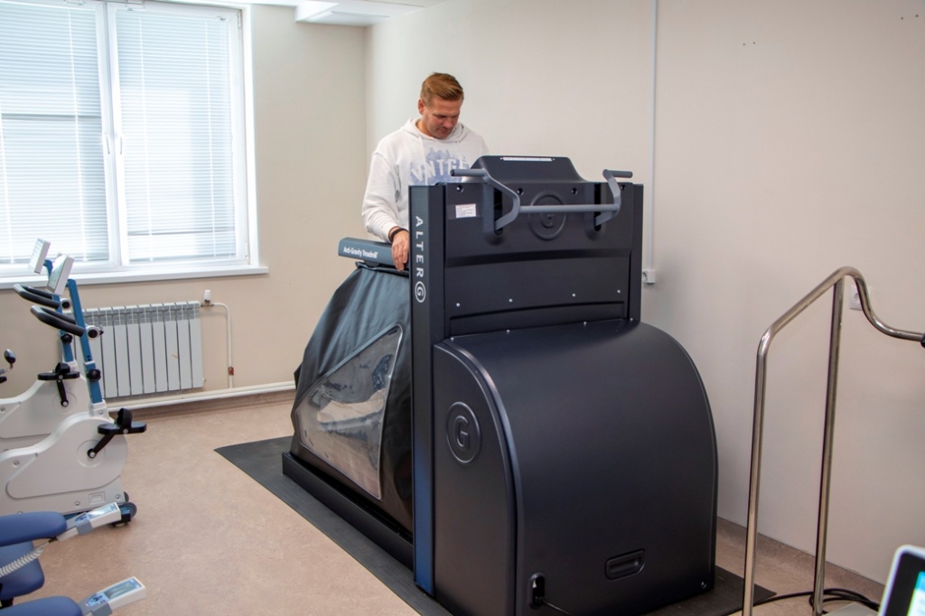Новое реабилитационное оборудование поступило в окружную клиническую больницу Нижневартовска