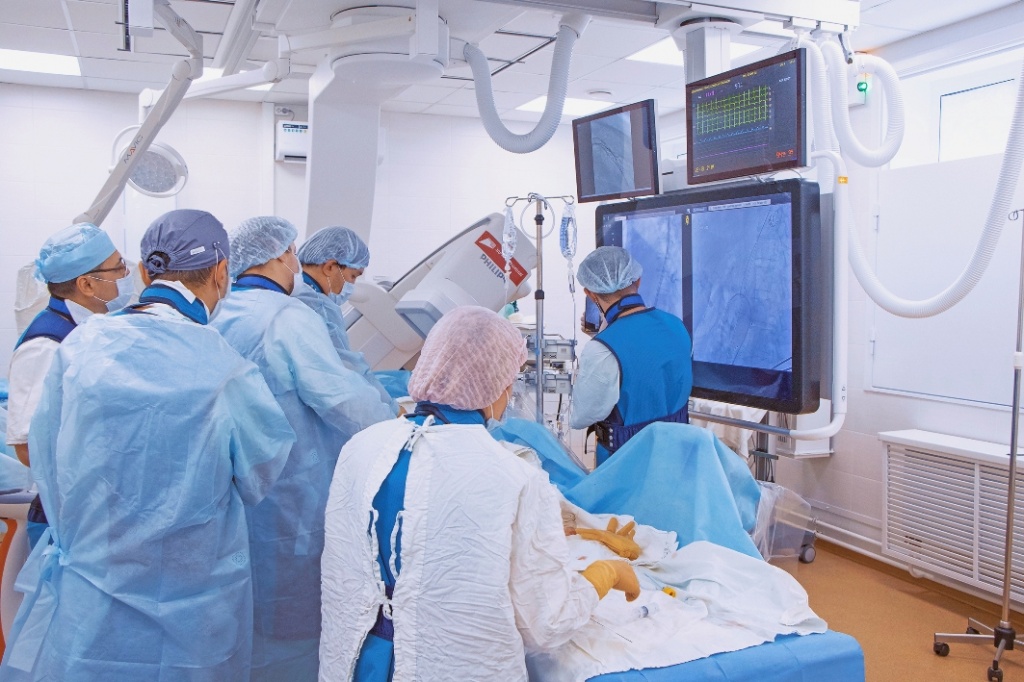Более полутора тысяч человек в 2023 году получили высокотехнологичную медицинскую помощь в окружной больнице Нижневартовска